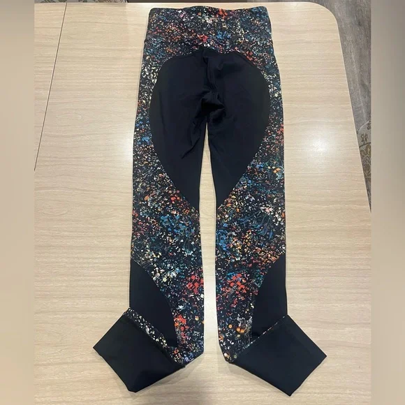 Lululemon Athletica Black and Multicolor Leggings Floral Size 4 - Picture 3 of 4